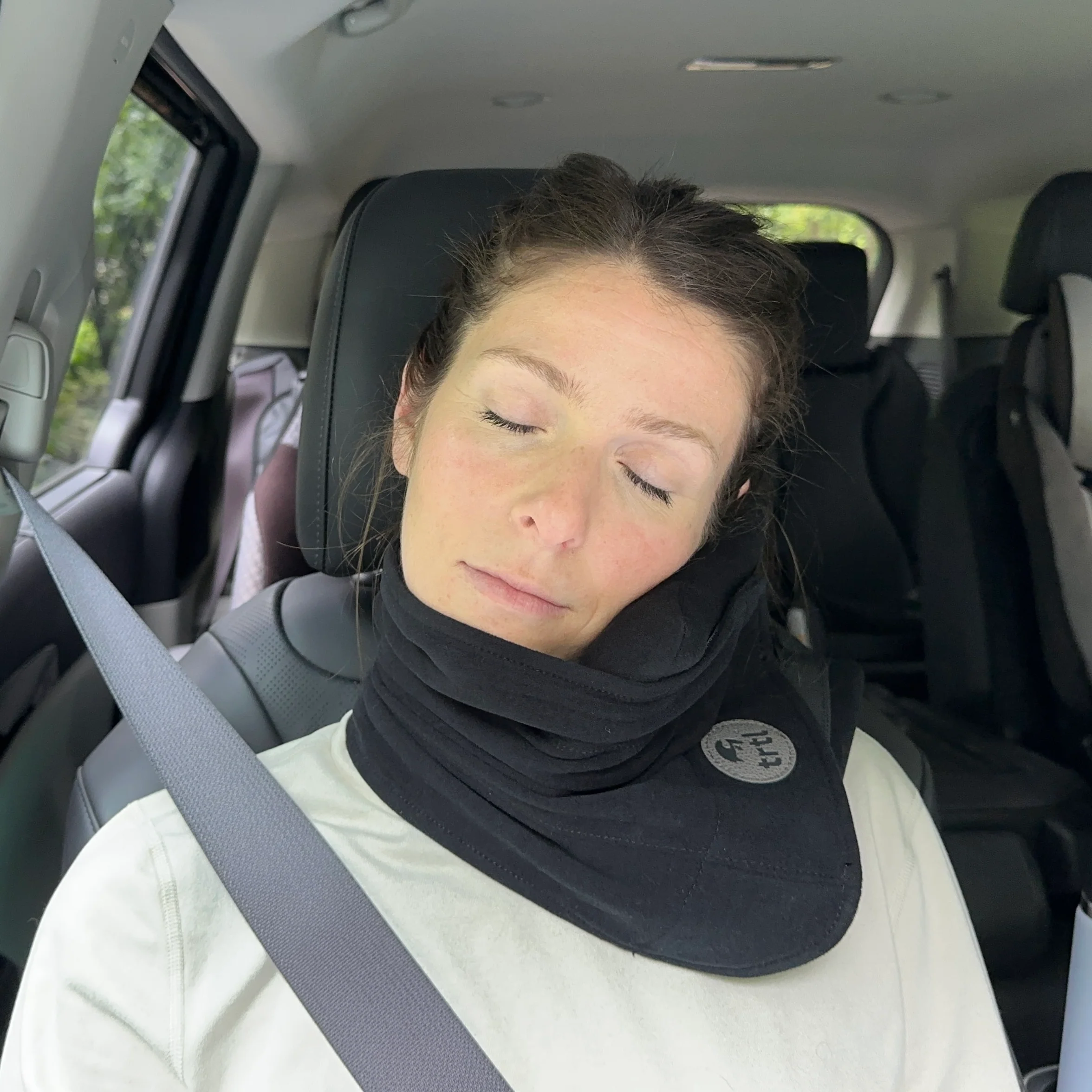 TRTL TRAVEL PILLOW WARM - Image 9